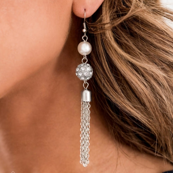 Paparazzi 2pc Set - Pearl and Rhinestone Bracelet and Earrings Fashion Fix - Picture 2 of 5